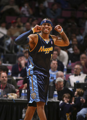 赛场上充满 赛场上充满