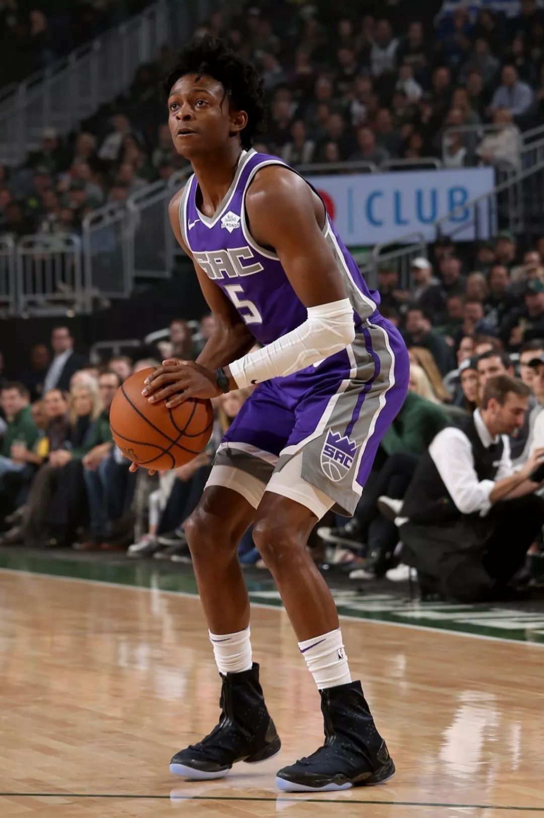 充满活力的 充满活力的