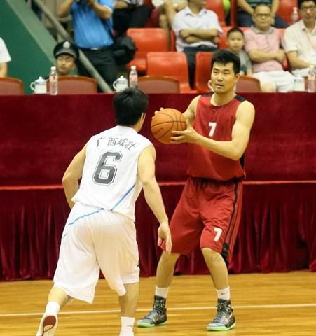 以此为背景 以此为背景